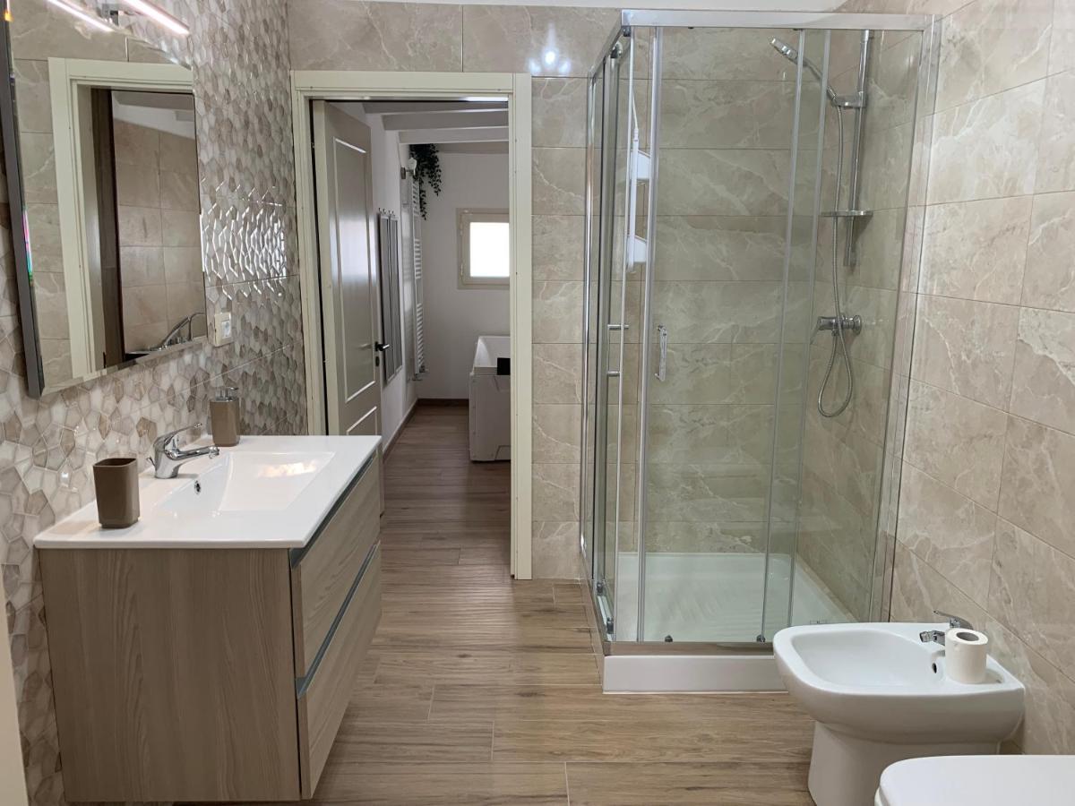 הוילה לצ'ה Casa Alera Con Idromassaggio מראה חיצוני תמונה